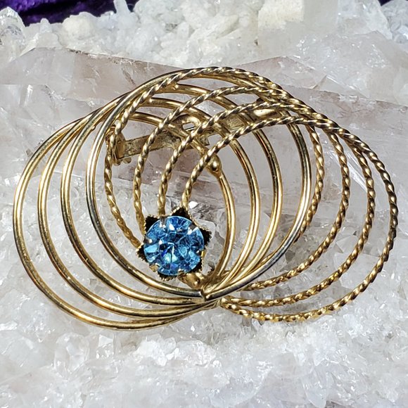 VINTAGE Faux Blue Topaz Gold Tone Circles Brooch/Pin - Picture 3 of 4